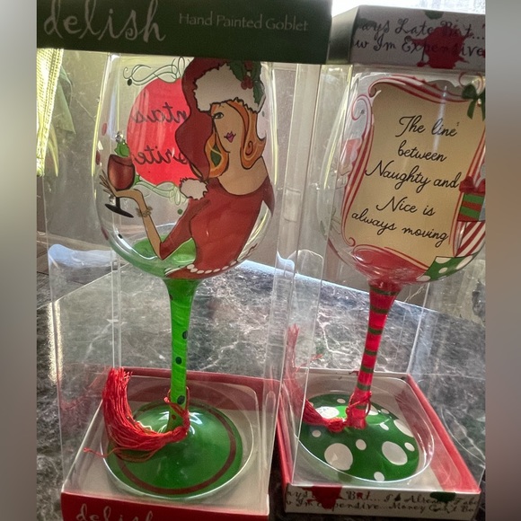 NEW delish Holiday Hand Painted Wine Goblets Lot of 2 Gifts with Attitude ❤️ - Picture 2 of 9